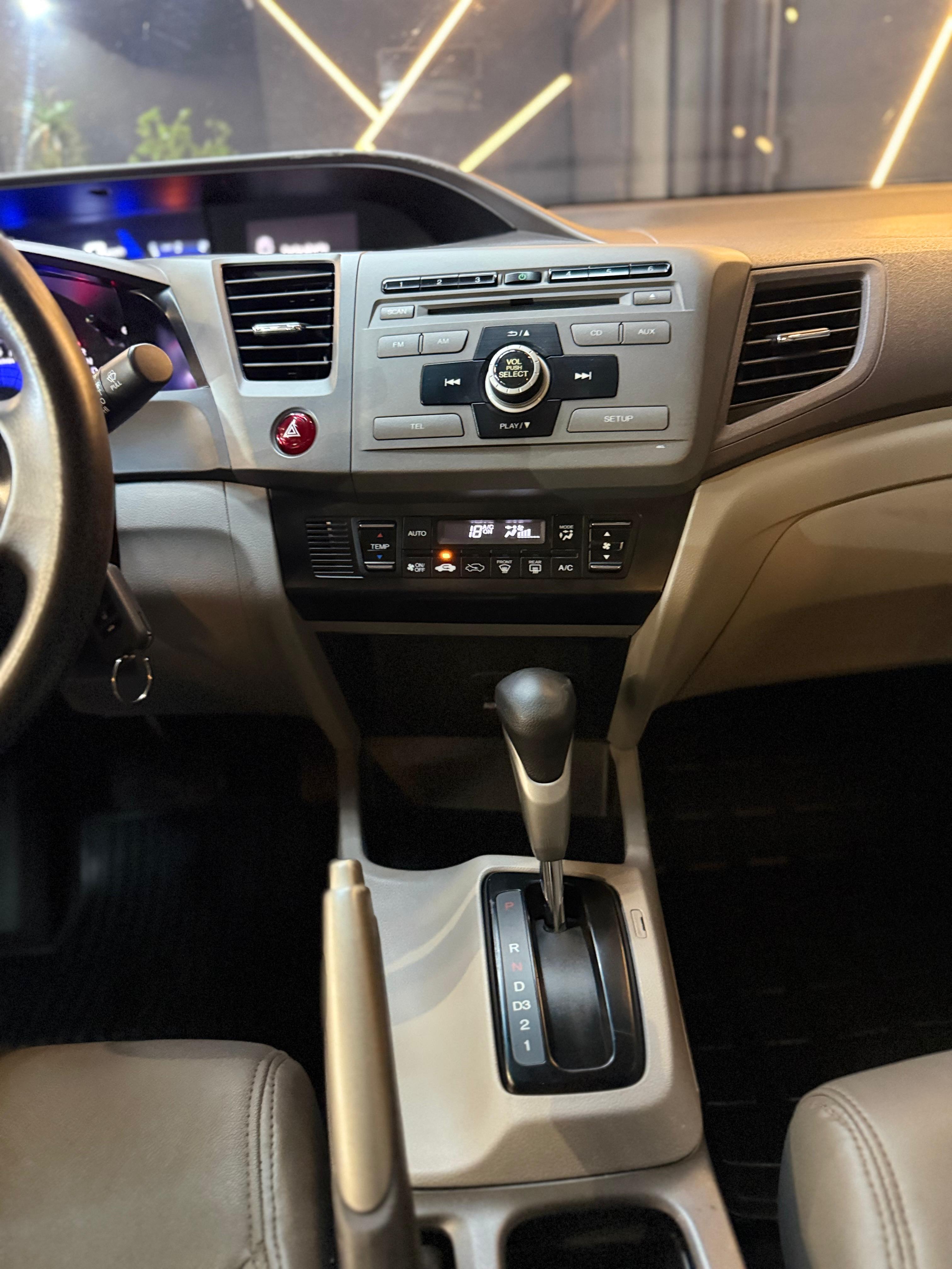 Honda Civic Sedan LXS 1.8/1.8 Flex 16V Mec. 4p