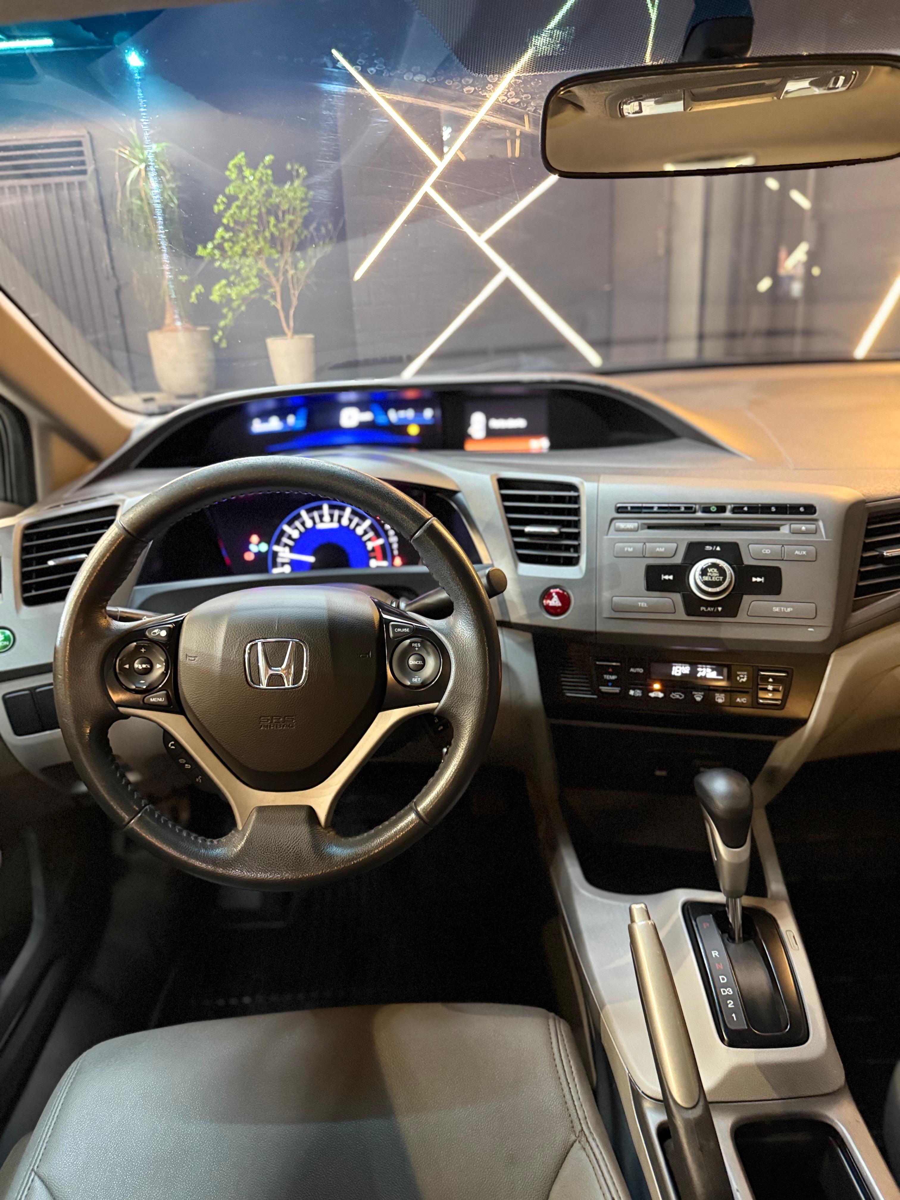 Honda Civic Sedan LXS 1.8/1.8 Flex 16V Mec. 4p