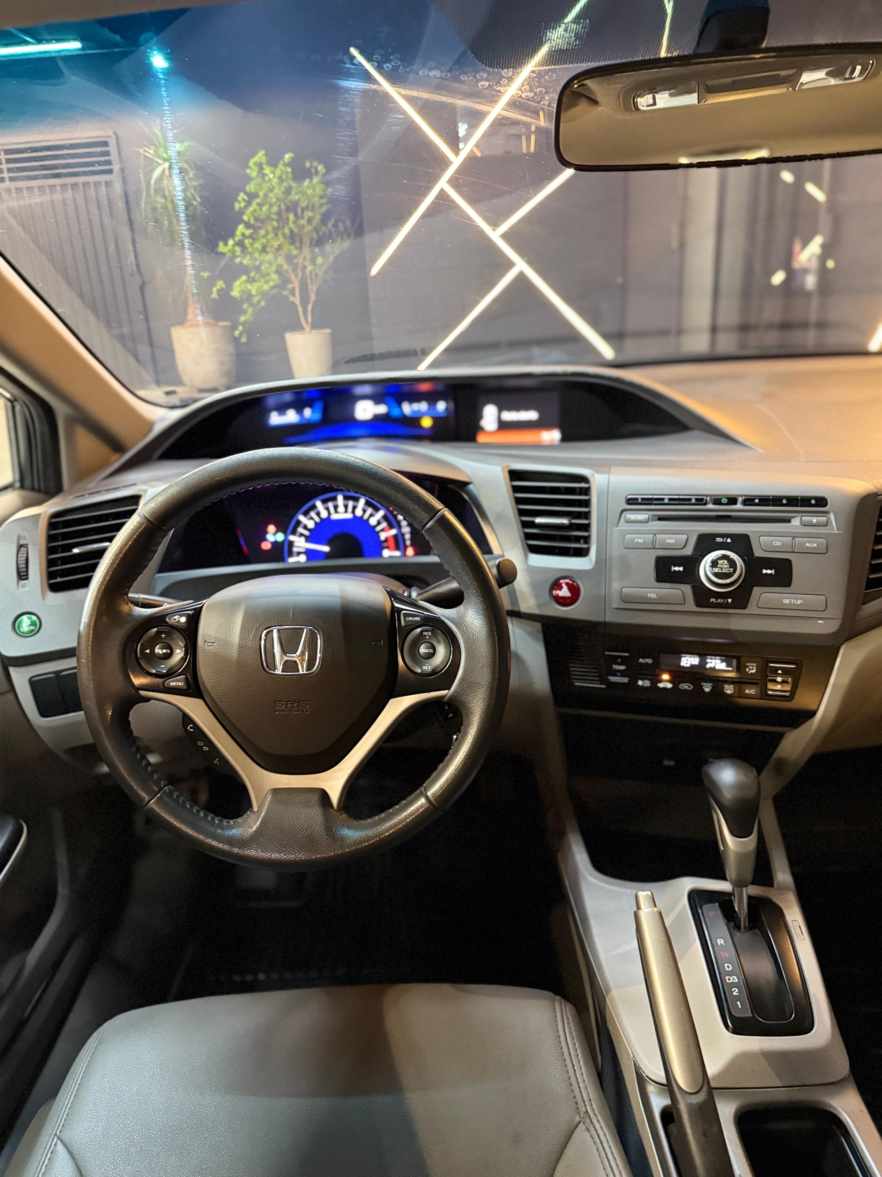 Honda Civic Sedan LXS 1.8/1.8 Flex 16V Mec. 4p